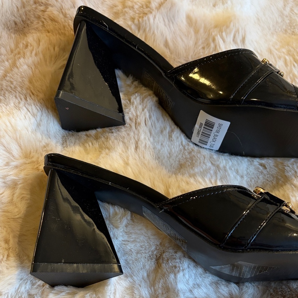 London Rag Women's Black Patent Slide Heels with Gold Horsebit Accent 7 NWOT - Picture 5 of 8